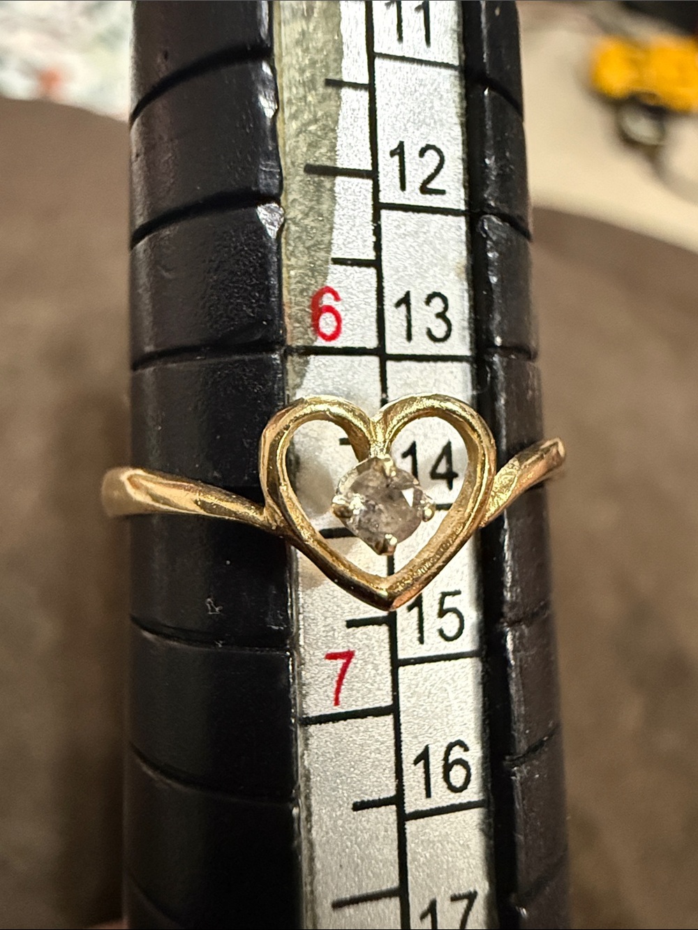 14k Gold Heart Solitaire Ring with Clear Stone - size 6.5